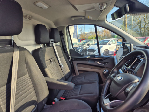 Ford Transit Custom 300 L2 DIESEL FWD 2.0 Eco Blue 130ps Low Roof Limited Van 17