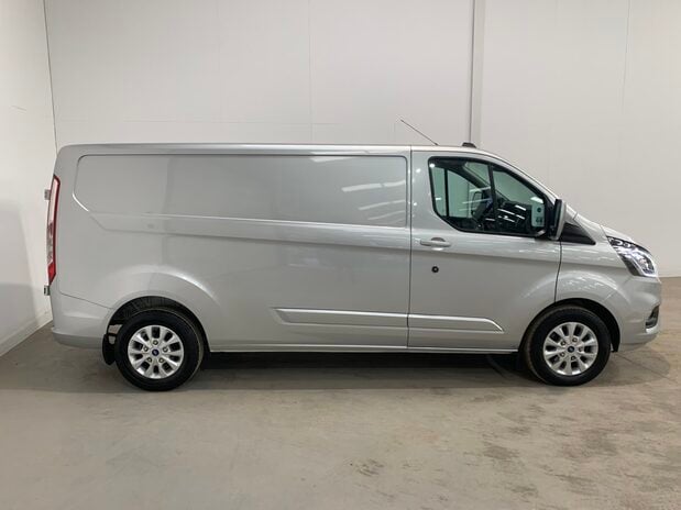 Ford Transit Custom 320 L2 DIESEL FWD 2.0 EcoBlue 130ps Low Roof Limited Van Auto 5