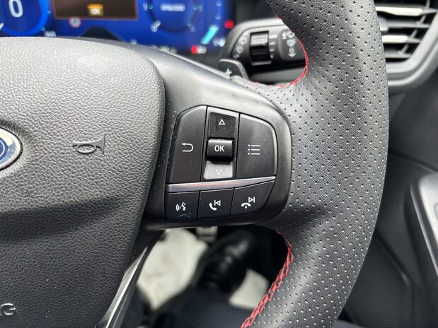 Ford Kuga ST-LINE X EDITION ECOBLUE 26