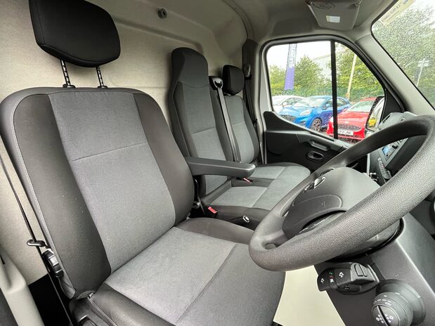 Nissan Interstar DCI ACENTA L2H2 12