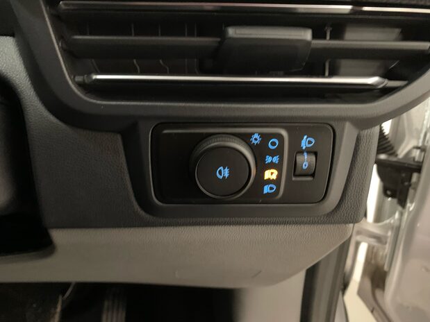 Ford Transit Custom  300L2 H1 2.0 EcoBlue 136ps Van Limited 18