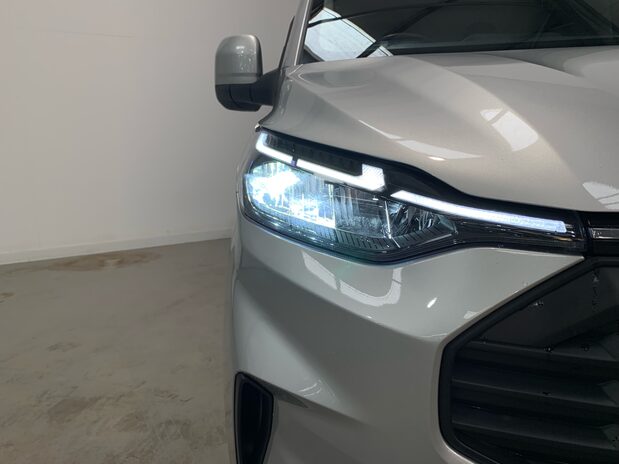 Ford Transit Custom  300L2 H1 2.0 EcoBlue 136ps Van Limited 6