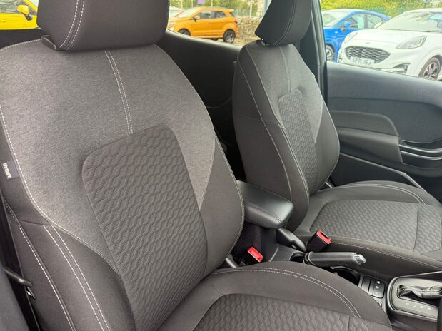 Ford Fiesta TITANIUM MHEV 17