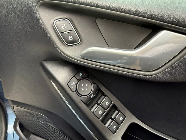 Ford Fiesta TITANIUM MHEV 14