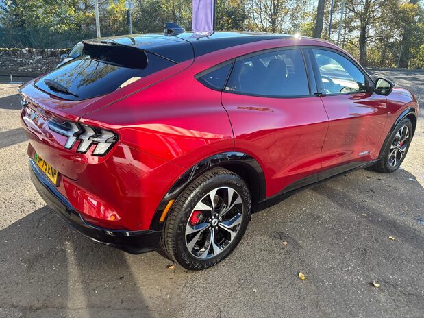 Ford Mustang Mach-E PREMIUM 4