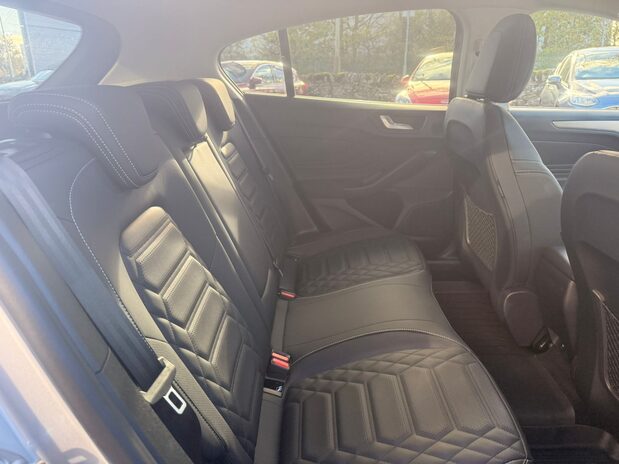 Ford Focus TITANIUM X EDITION MHEV 9