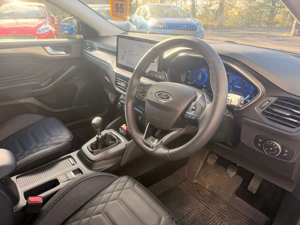 Ford Focus TITANIUM X EDITION MHEV 14