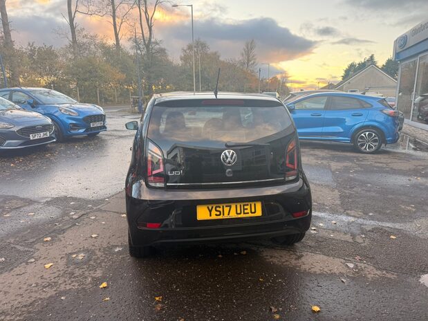 Volkswagen Up UP BY BEATS 5