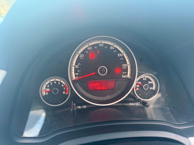 Volkswagen Up UP BY BEATS 16