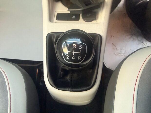 Volkswagen Up UP BY BEATS 17