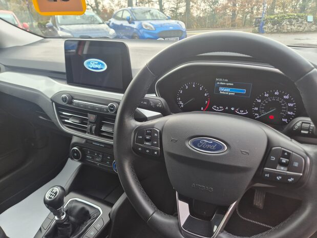 Ford Focus ZETEC 17