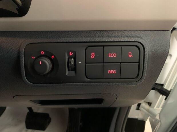 Maxus Deliver 3 90kW L1 H1 Van 50.2kWh Auto 25