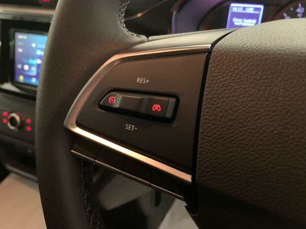 Maxus Deliver 3 90kW L1 H1 Van 50.2kWh Auto 17