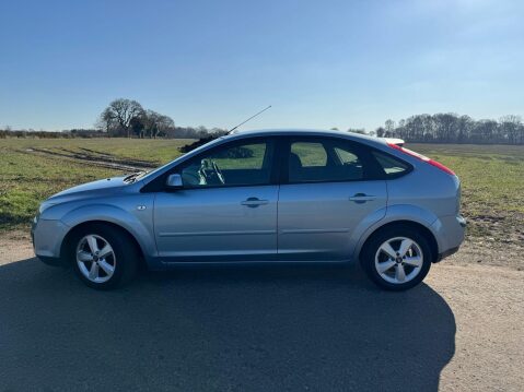 Ford Focus 1.6 Zetec Climate 5dr 19