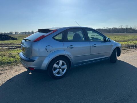 Ford Focus 1.6 Zetec Climate 5dr 27