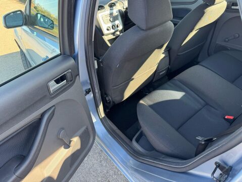 Ford Focus 1.6 Zetec Climate 5dr 29