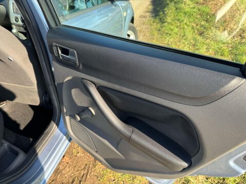 Ford Focus 1.6 Zetec Climate 5dr 33