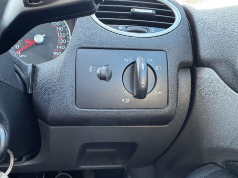Ford Focus 1.6 Zetec Climate 5dr 40