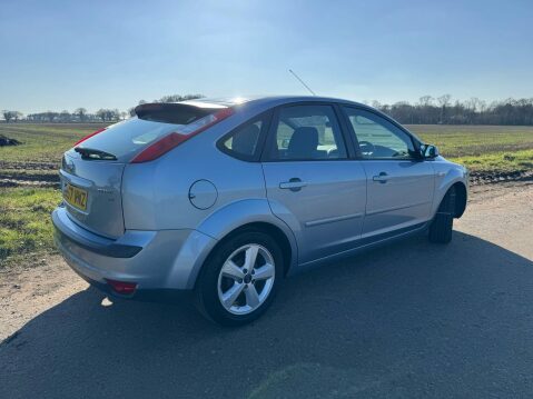 Ford Focus 1.6 Zetec Climate 5dr 26