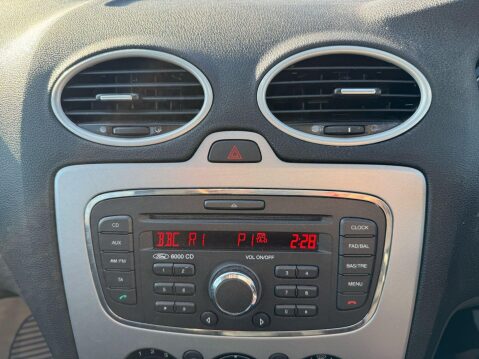 Ford Focus 1.6 Zetec Climate 5dr 41