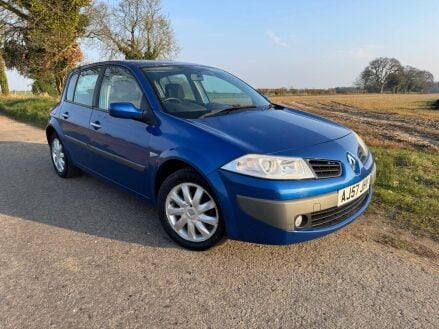 Renault Megane 1.6 VVT Dynamique 5dr