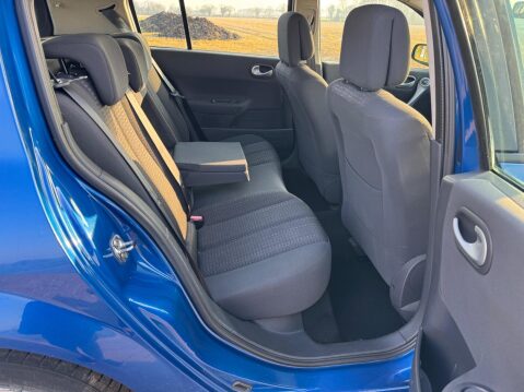 Renault Megane 1.6 VVT Dynamique 5dr 27