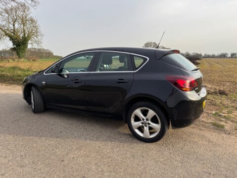 Vauxhall Astra 1.4 16v SRi Euro 5 5dr 18