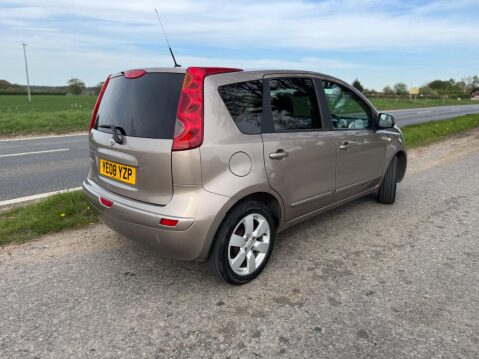 Nissan Note 1.6 16V Tekna Euro 4 5dr 27