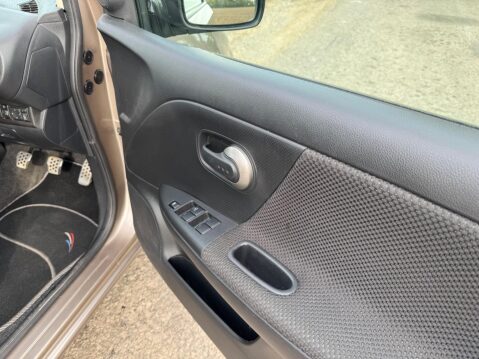 Nissan Note 1.6 16V Tekna Euro 4 5dr 43