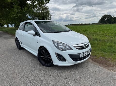 Vauxhall Corsa 1.4 16V SRi Euro 5 3dr 9