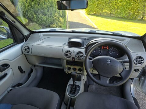 Renault Kangoo AUTHENTIQUE 16V 23