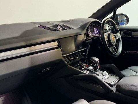 Porsche Cayenne 3.0 V6 E-Hybrid 17.9kWh Platinum Edition SUV 5dr Petrol Plug-in Hybrid Tipt 32