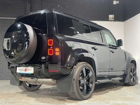 Land Rover Defender 3.0 D300 MHEV X-Dynamic HSE SUV 5dr Diesel Auto 4WD Euro 6 (s/s) (300 ps) 13