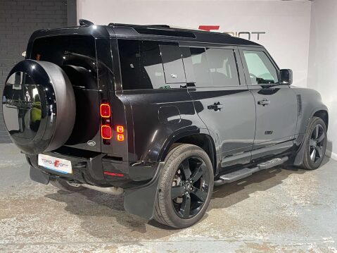 Land Rover Defender 3.0 D300 MHEV X-Dynamic HSE SUV 5dr Diesel Auto 4WD Euro 6 (s/s) (300 ps) 7