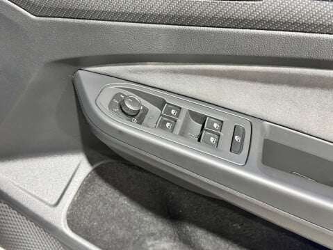 Volkswagen Golf 2.0 Golf R TSi 4Motion Semi-Auto 4WD 5dr 27
