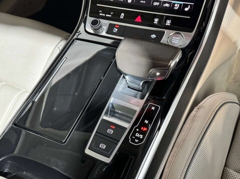 Audi A8 3.0 A8 50 TDI Quattro Auto 4WD 4dr 27