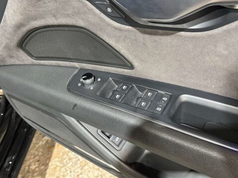 Audi A8 3.0 A8 55 TFSI Quattro Auto 4WD 4dr 28