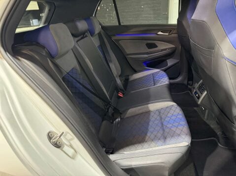 Volkswagen Golf 2.0 Golf R TSi 4Motion Semi-Auto 4WD 5dr 20