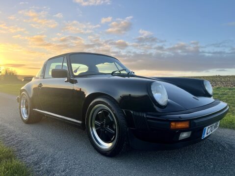 Porsche 911 CARRERA TARGA 31