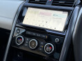 Land Rover Discovery SD6 HSE 13