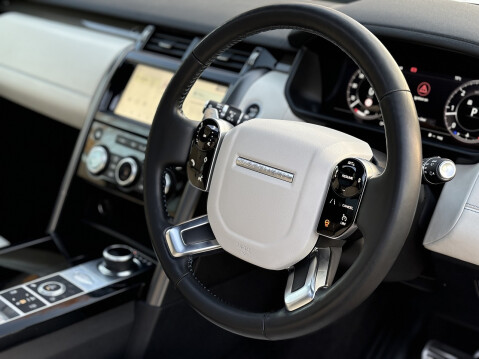 Land Rover Discovery SD6 HSE 26