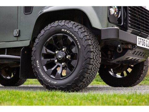Land Rover Defender 90 TD5 COUNTY P/U 12