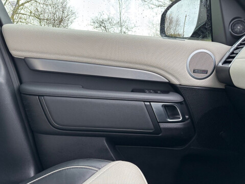 Land Rover Discovery R-DYNAMIC HSE MHEV 23