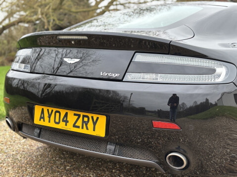 Aston Martin Vantage V8 12