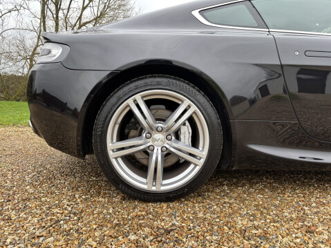 Aston Martin Vantage V8 18