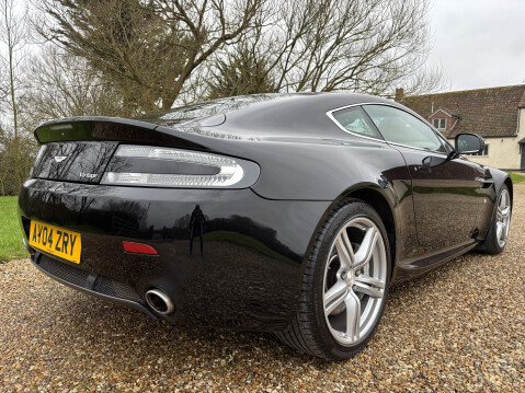 Aston Martin Vantage V8 17