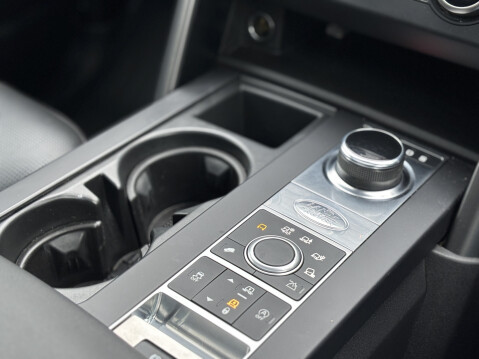 Land Rover Discovery SD6 LANDMARK 19