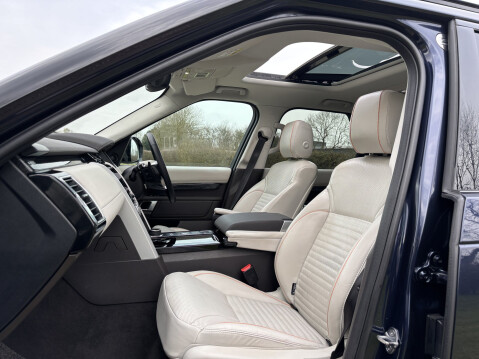 Land Rover Discovery SDV6 HSE 12