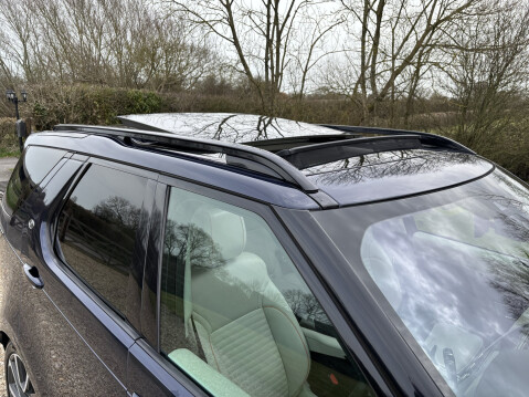 Land Rover Discovery SDV6 HSE 24
