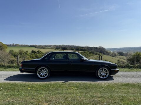 Jaguar XJ XJR 100 V8 SUPERCHARGED / ONE OF 82 IN THE UK 3